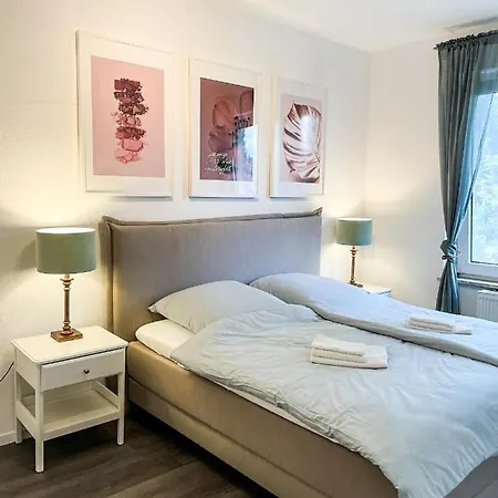 Fuer 3 Gaeste Messe- Und Citynah