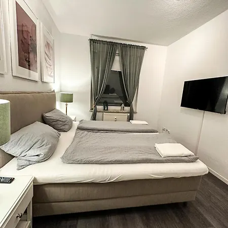 Fuer 3 Gaeste Messe- Und Citynah *